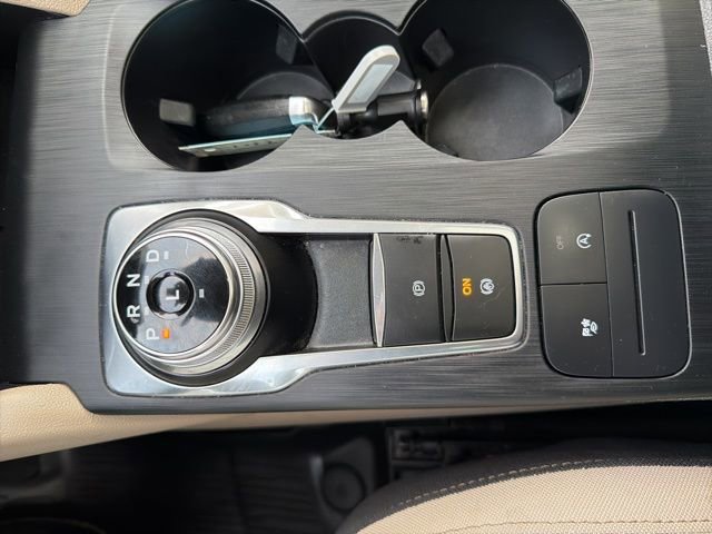 Used 2020 Ford Escape SE image 18