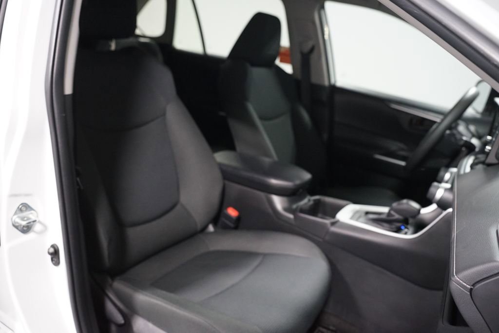 Used 2022 Toyota RAV4 LE image 25