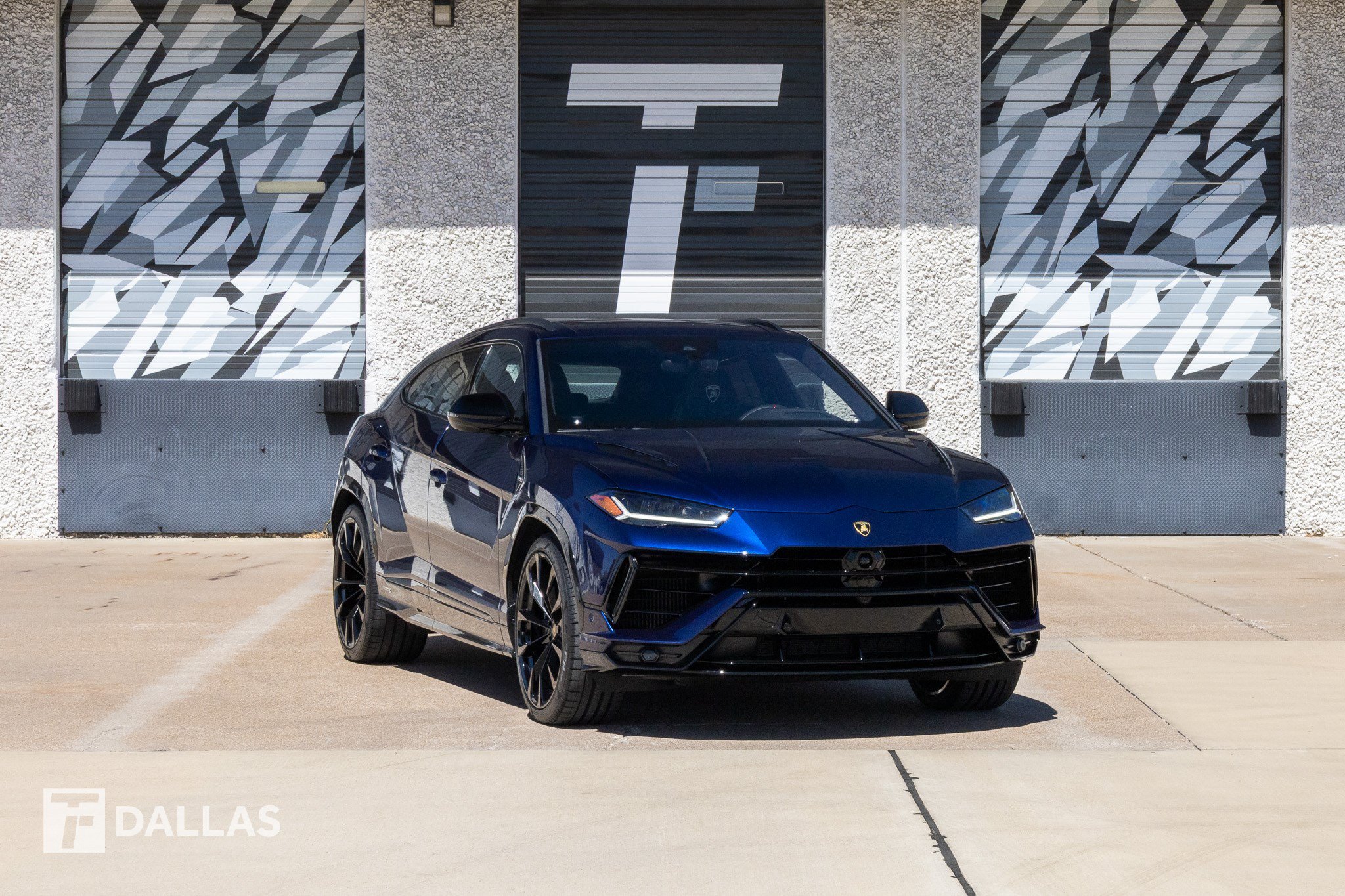 Used 2024 Lamborghini Urus S AWD/4WD image 2