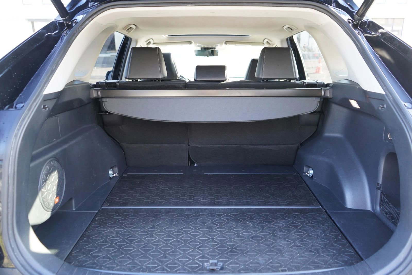 Used 2020 Toyota RAV4 Limited FWD image 26