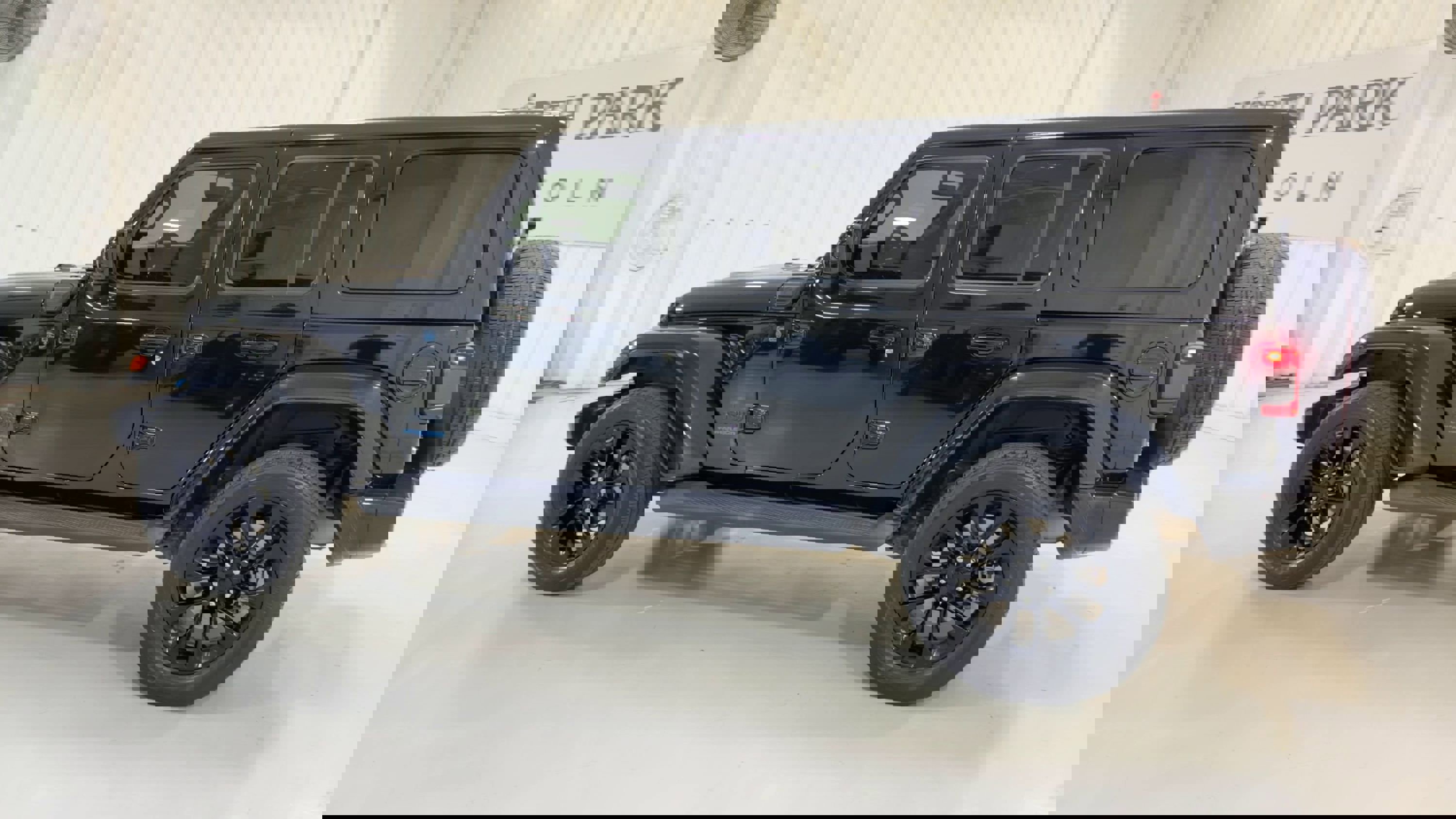 Used 2021 Jeep Wrangler Unlimited Sahara image 7