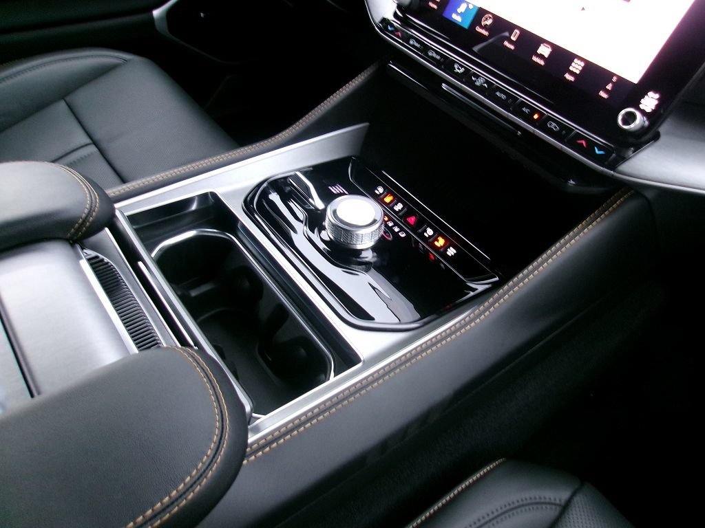 New 2026 Jeep Grand Wagoneer L 4WD image 13