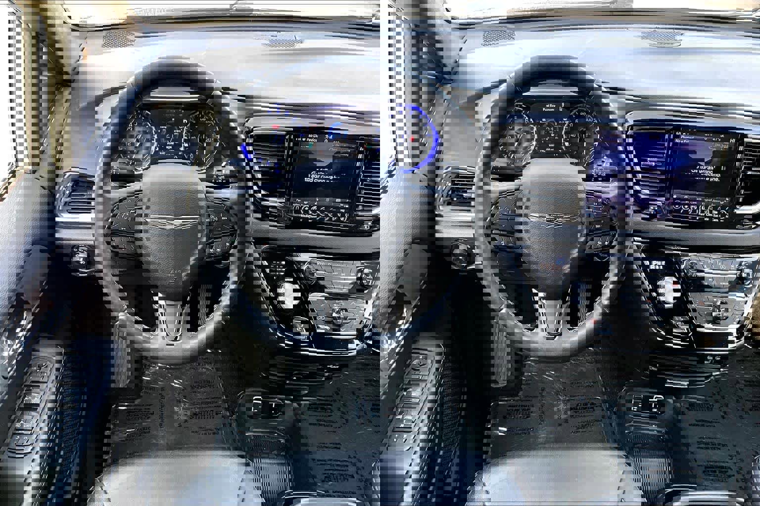 Used 2018 Chrysler Pacifica Touring-L Plus w/ Advanced Safetytec Group image 6