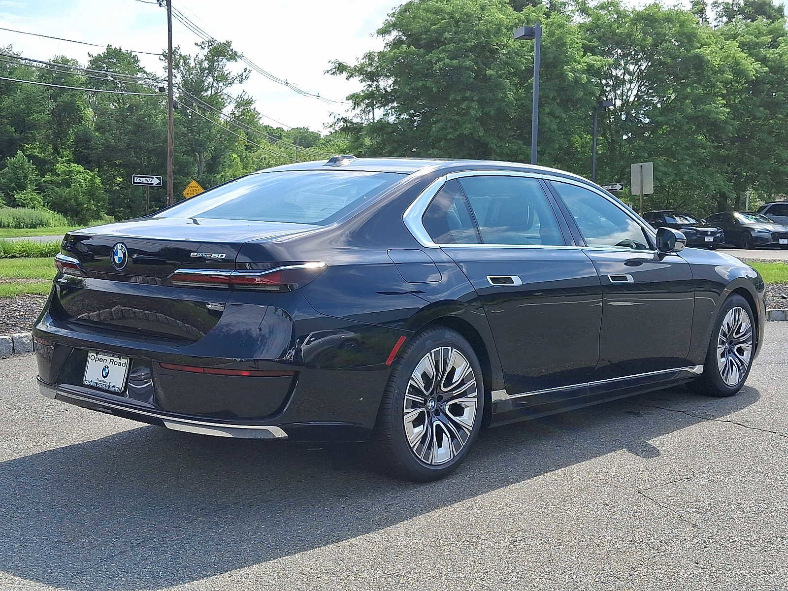 New 2025 BMW i7 eDrive50 w/ Premium Package image 3