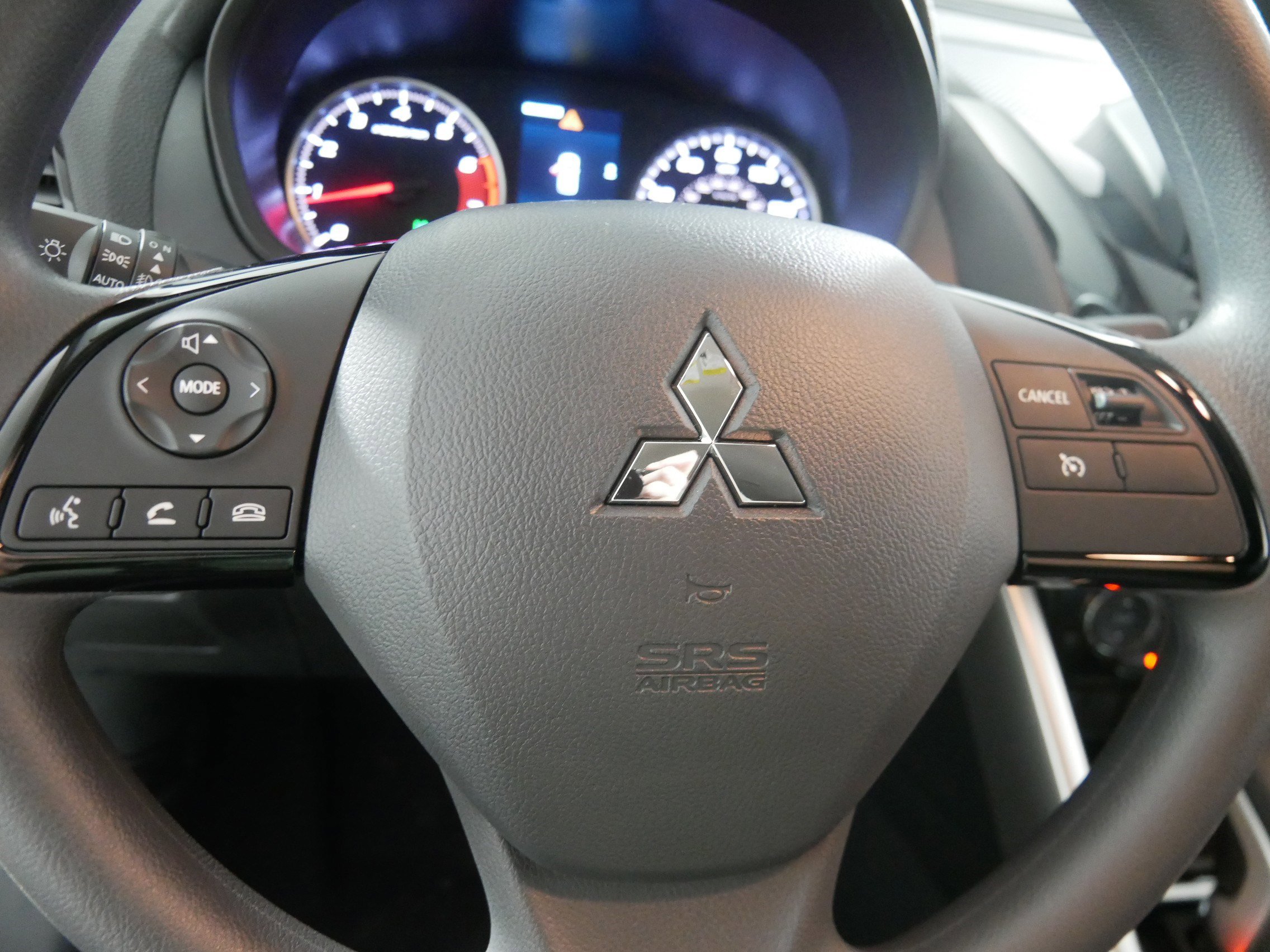 New 2025 Mitsubishi Eclipse Cross LE image 8