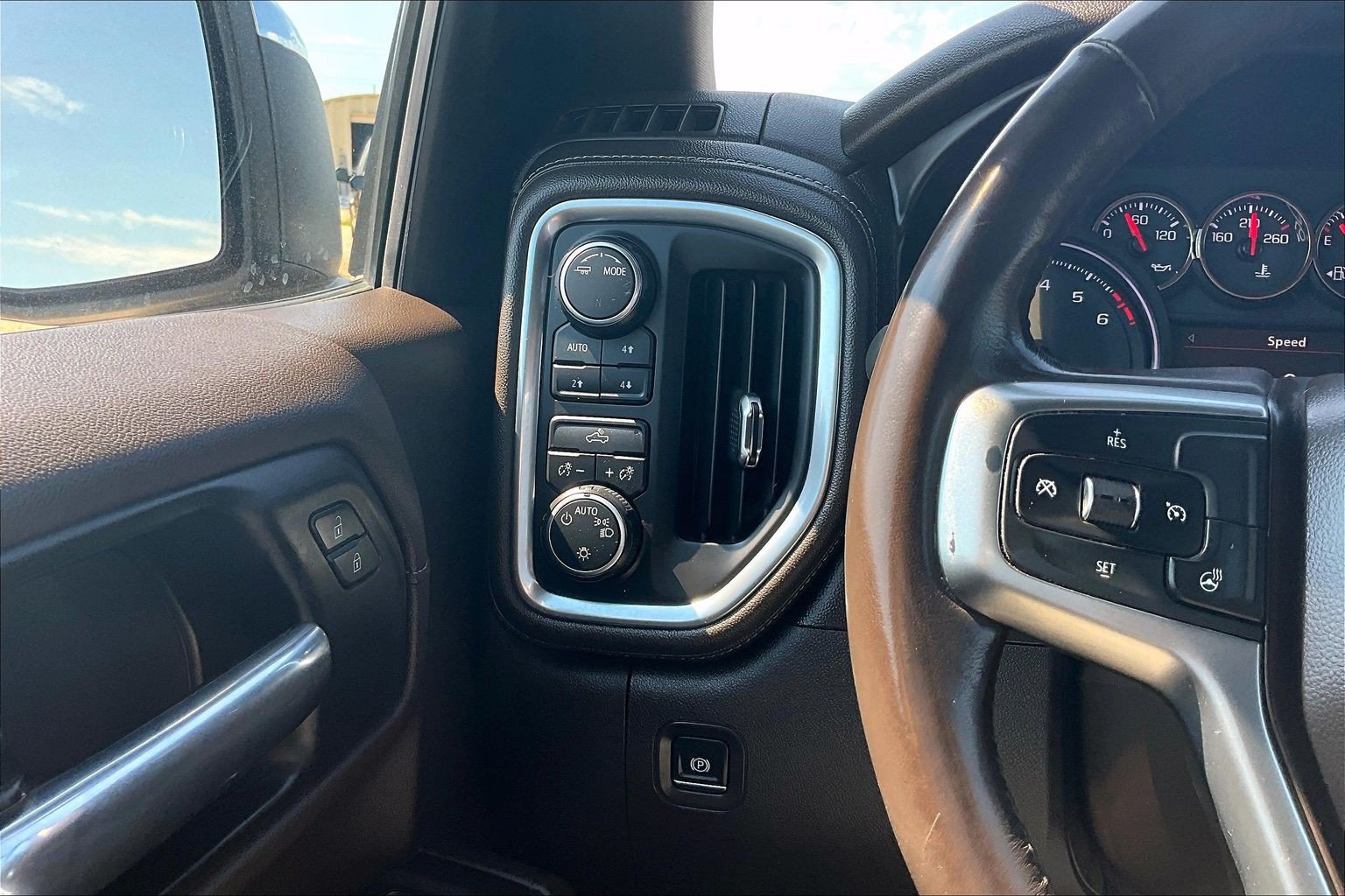 Used 2020 Chevrolet Silverado 1500 LT w/ All-Star Edition AWD/4WD image 38