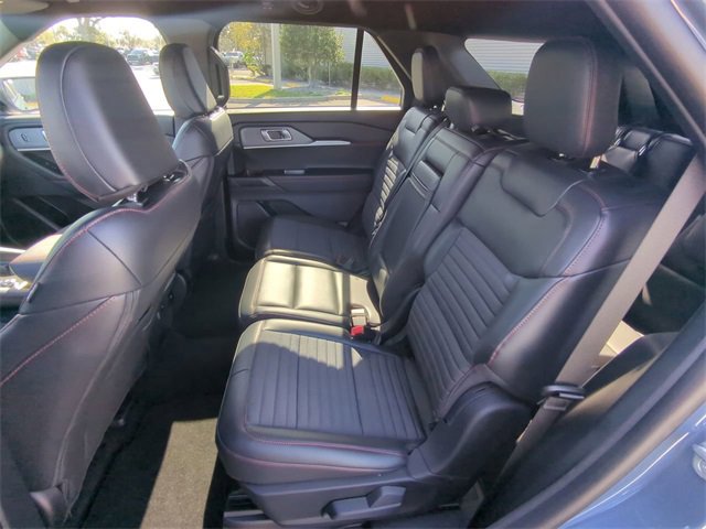 Used 2025 Ford Explorer ST-Line image 15