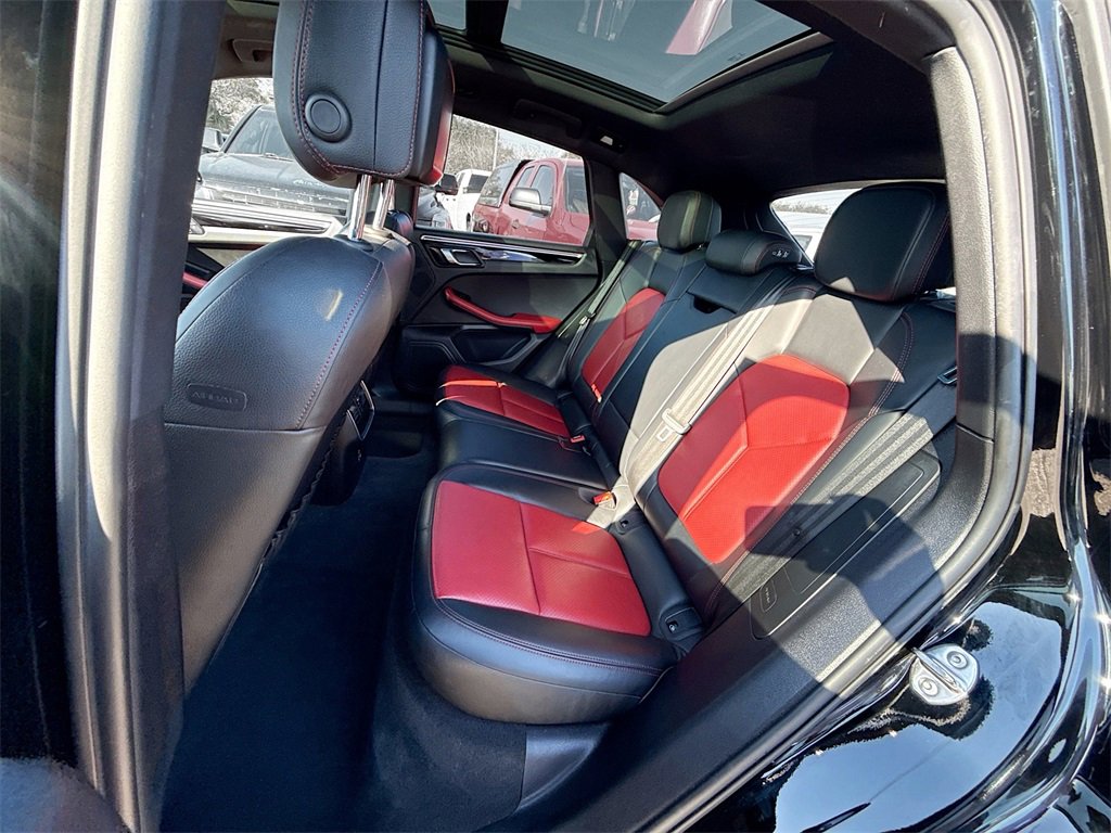 Used 2021 Porsche Macan S image 27