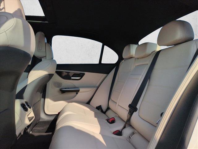 Used 2025 Mercedes-Benz C 300 4MATIC Sedan image 19