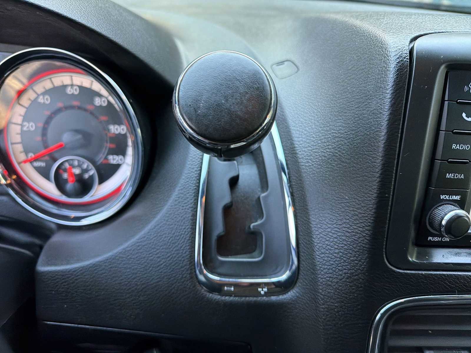 Used 2018 Dodge Grand Caravan SXT FWD image 15