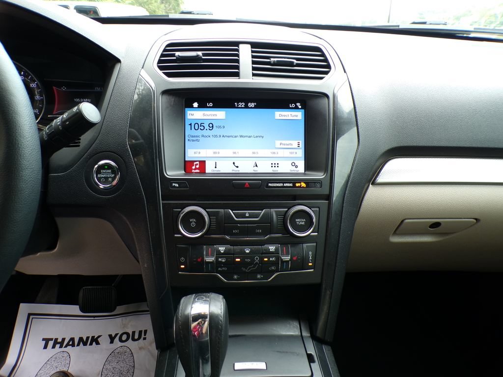 Used 2018 Ford Explorer XLT w/ Equipment Group 202A FWD image 29