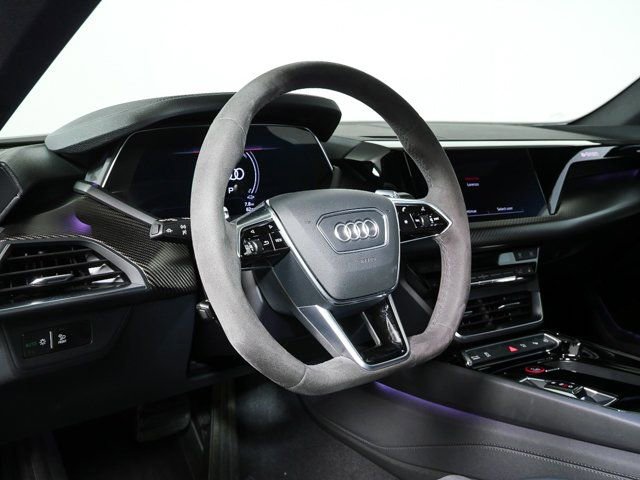 Used 2023 Audi e-tron GT Prestige w/ Prestige Package image 4