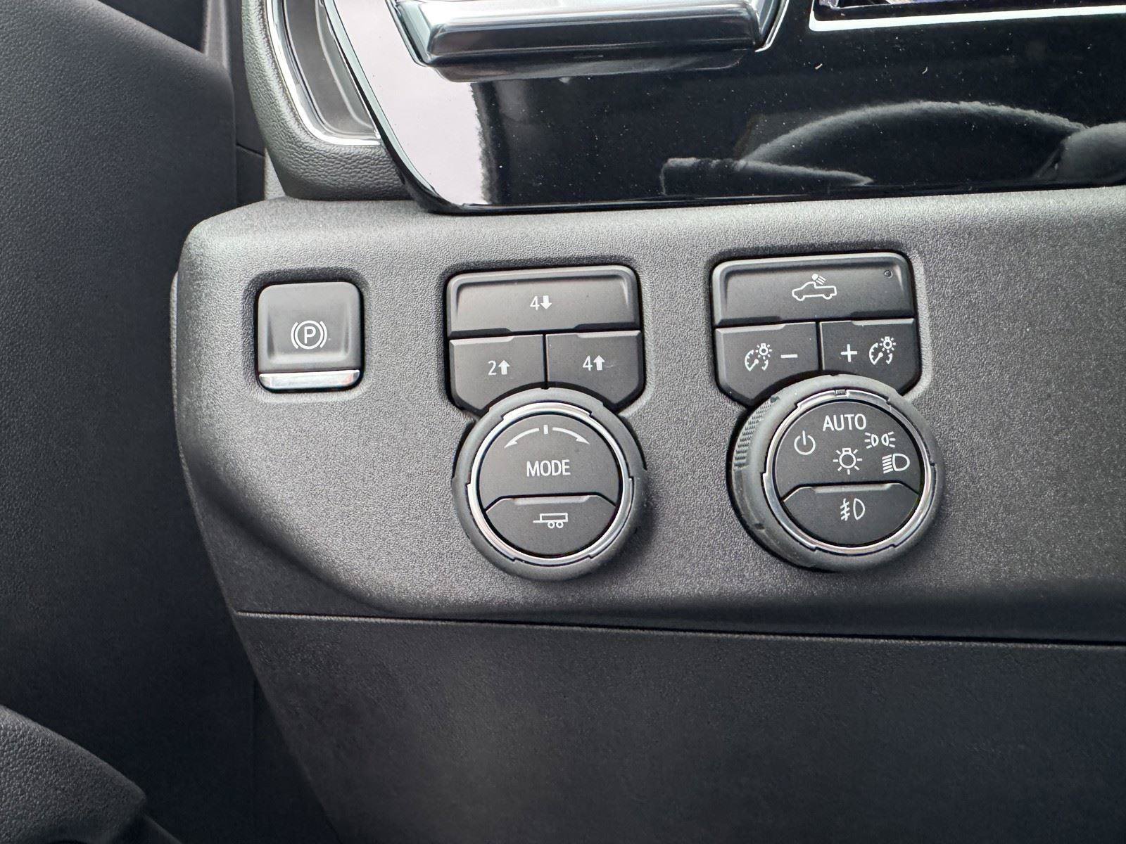Used 2025 Chevrolet Silverado 2500 LT w/ Convenience Package AWD/4WD image 22