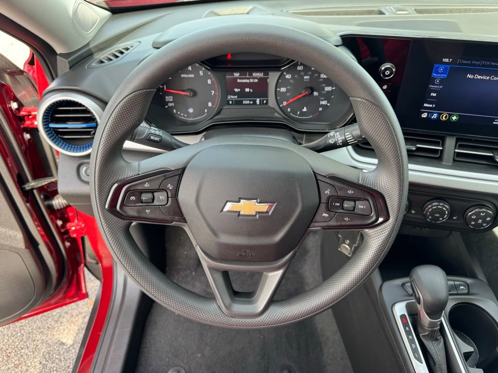 Used 2025 Chevrolet Trax LS w/ LS Convenience Package image 12