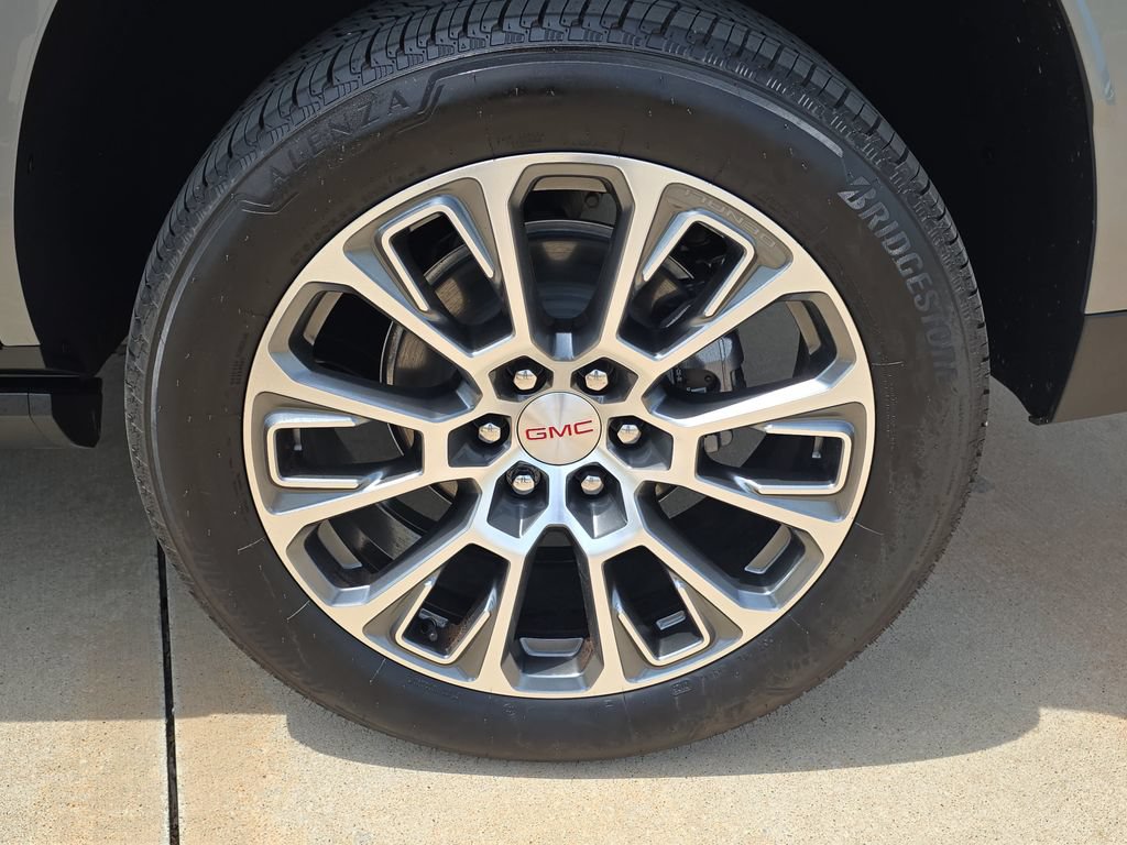 New 2026 GMC Yukon Denali w/ Denali Reserve Package AWD/4WD image 34