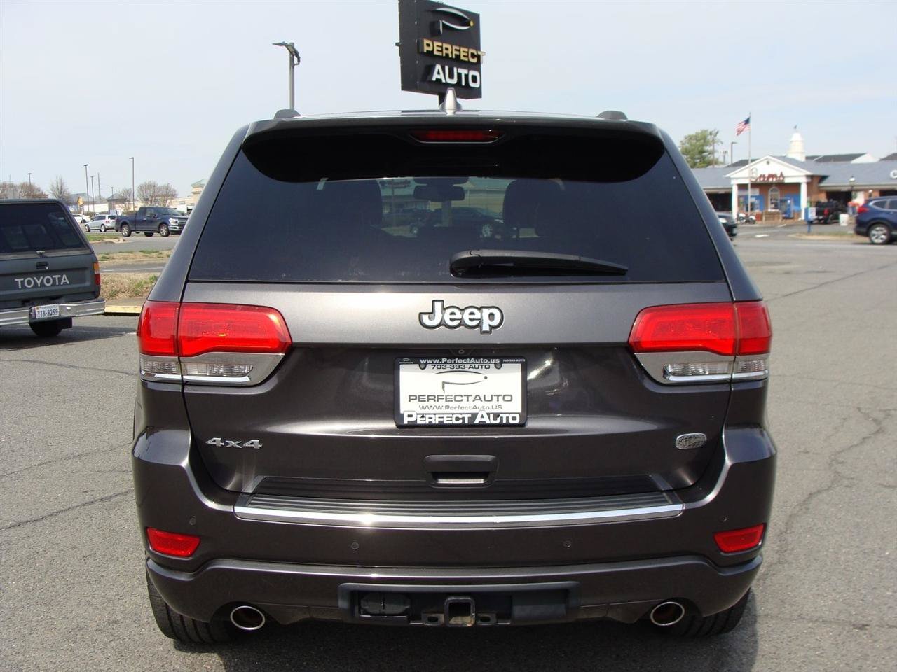 Used 2014 Jeep Grand Cherokee Overland AWD/4WD image 5