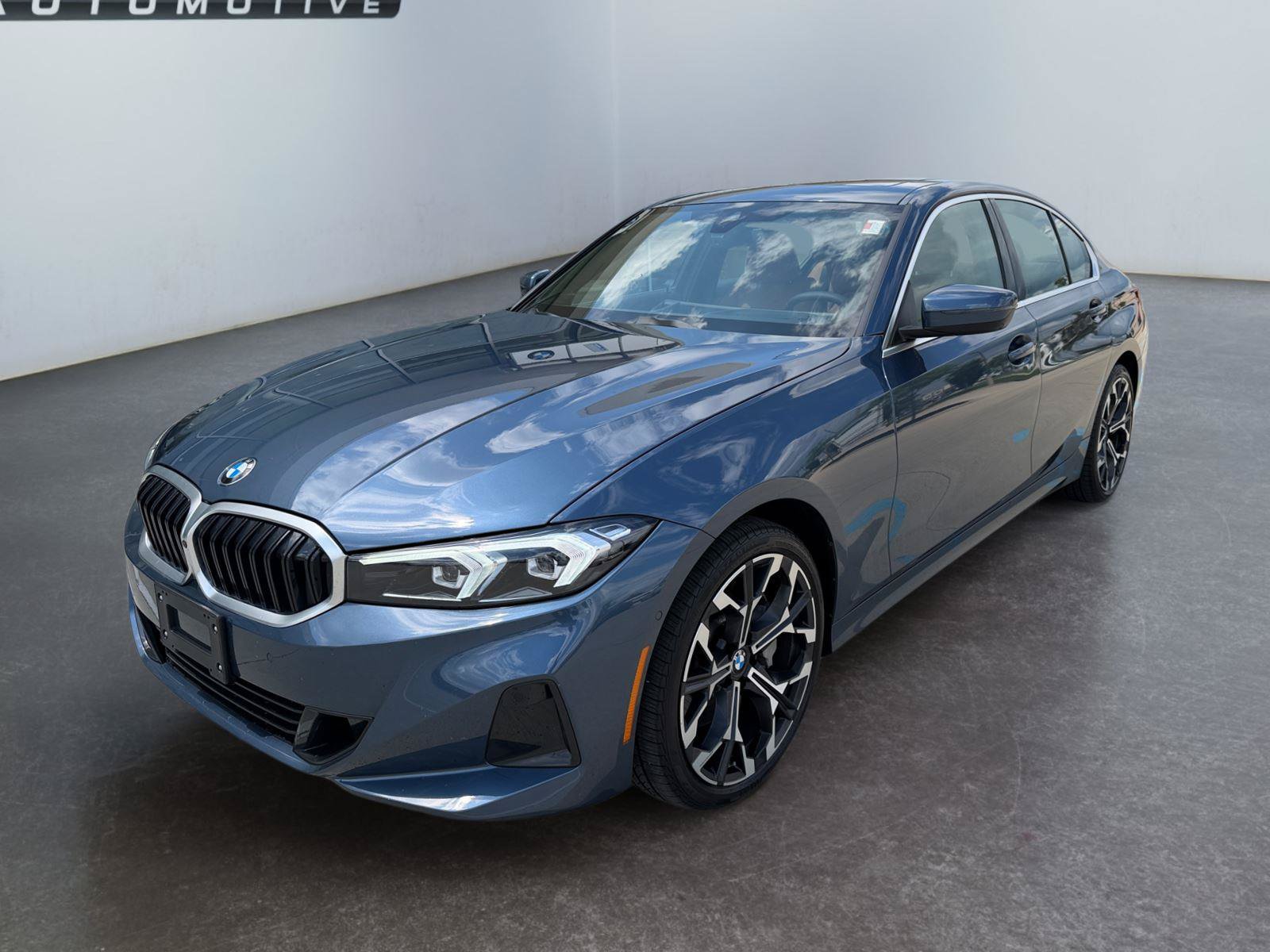 Used 2026 BMW 330i xDrive Sedan w/ Premium Package AWD/4WD image 25