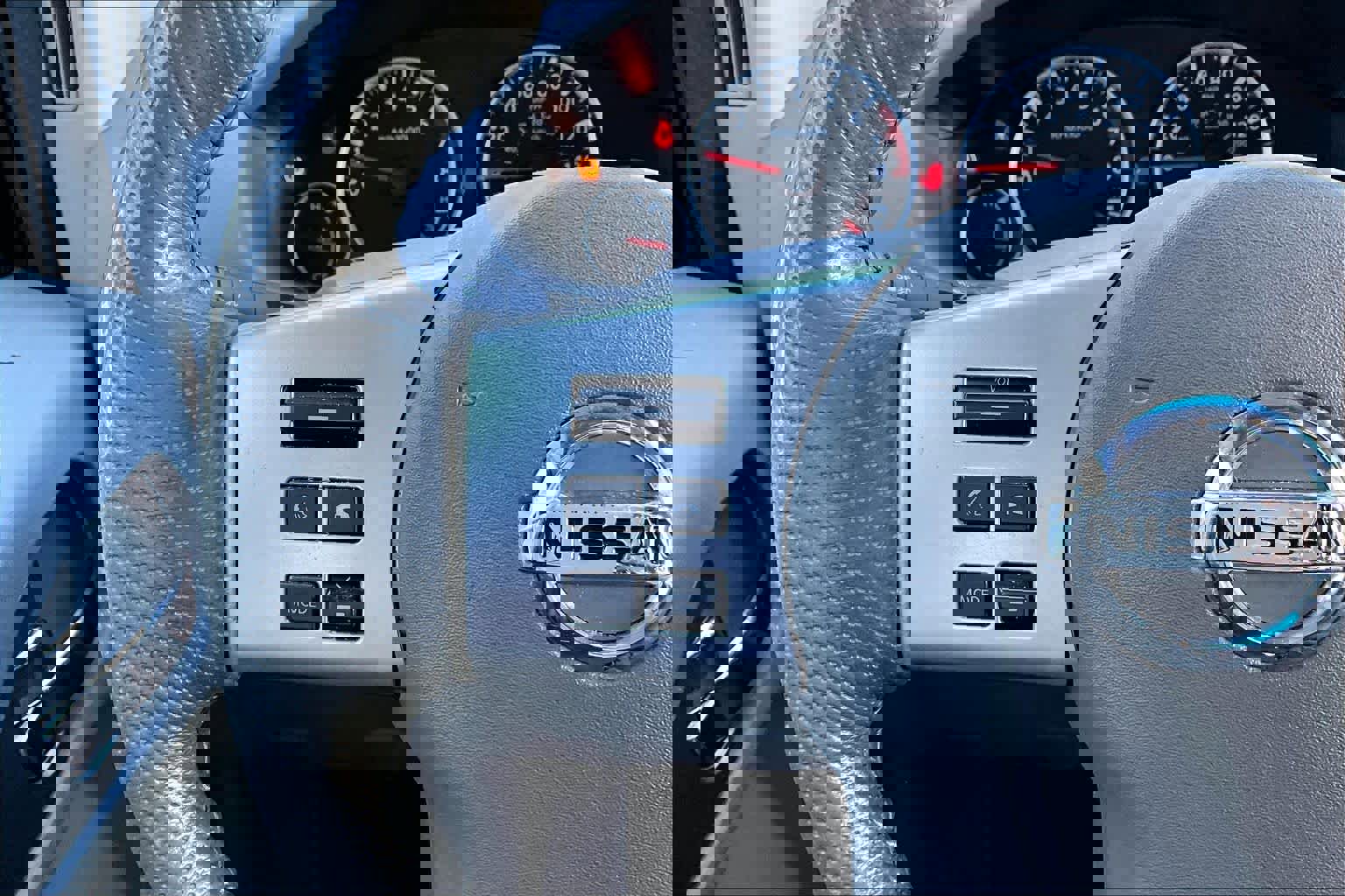 Used 2014 Nissan Frontier SL image 22