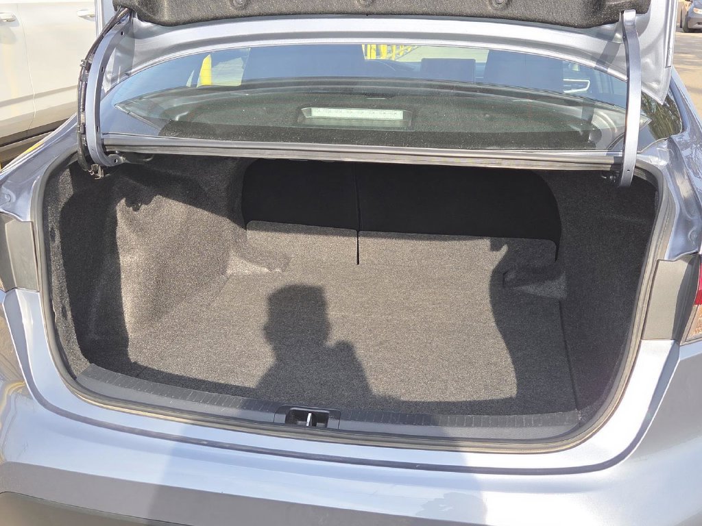 Used 2025 Toyota Corolla LE FWD image 15