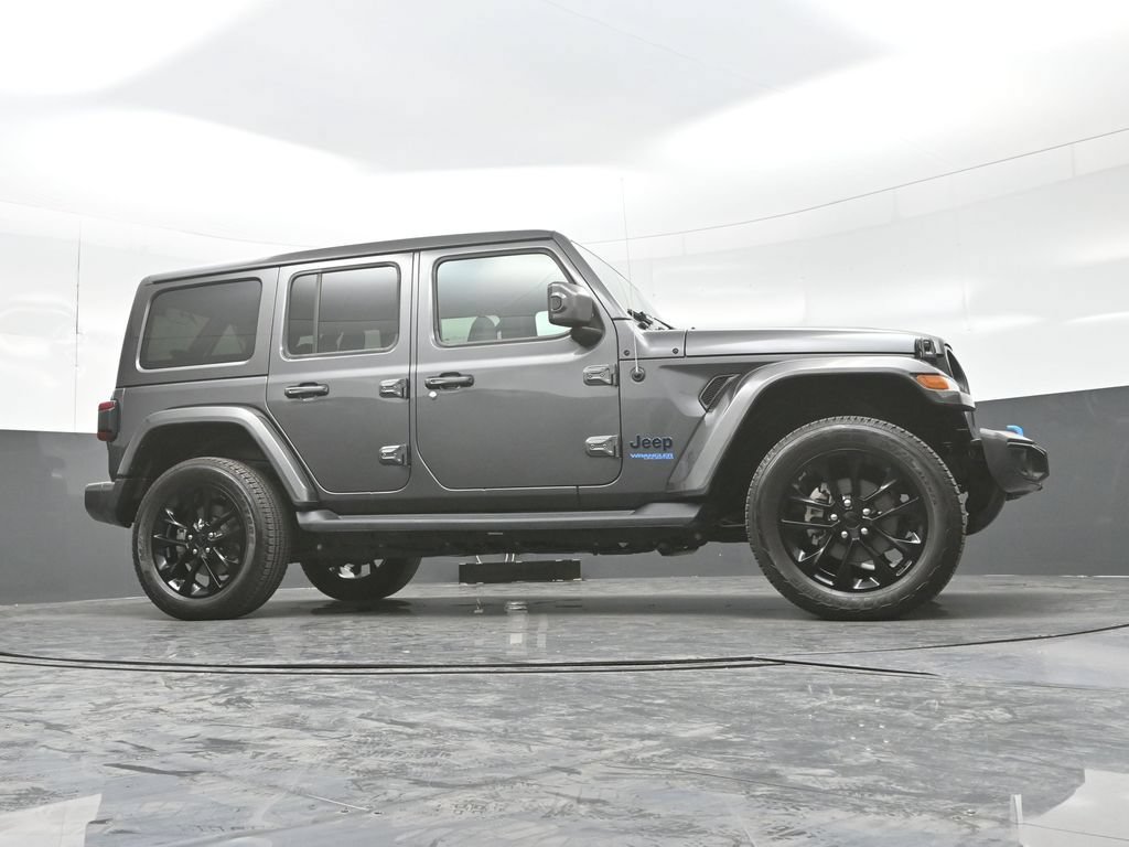 Used 2021 Jeep Wrangler Unlimited Sahara AWD/4WD image 28