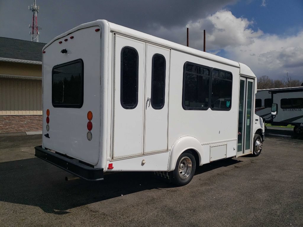 Used 2015 Ford E-350 and Econoline 350 Super Duty RWD image 7