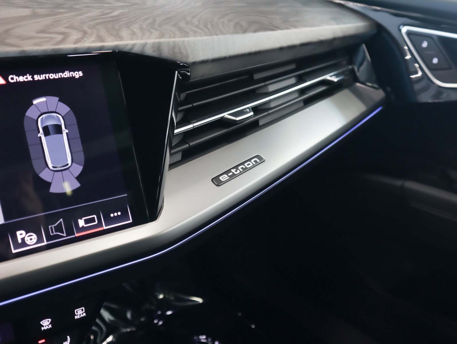 Certified 2024 Audi Q4 e-tron Premium Plus image 26