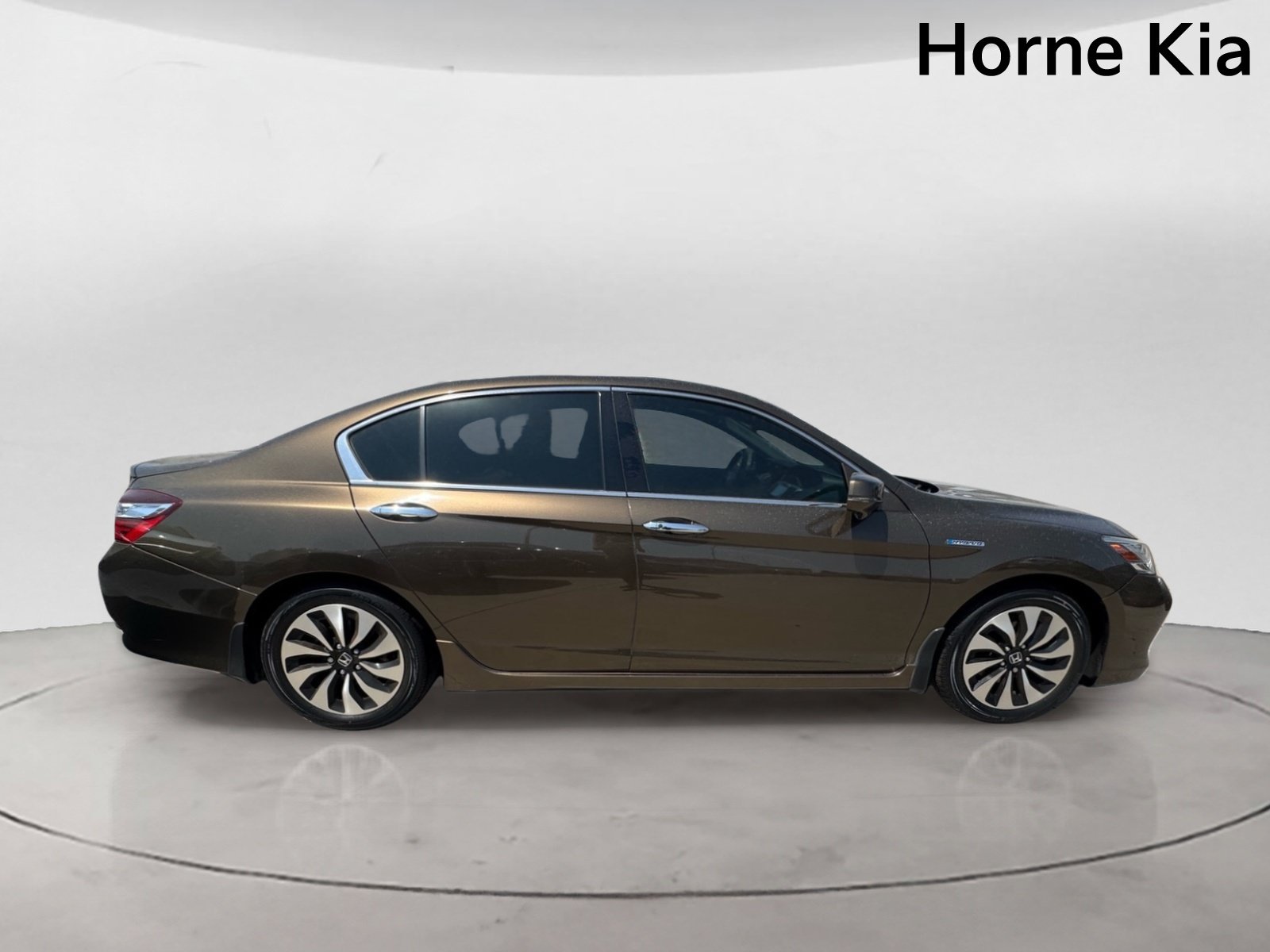 Used 2017 Honda Accord Touring image 3