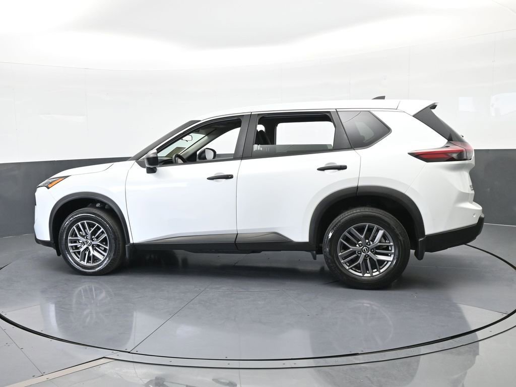 Used 2024 Nissan Rogue S image 3