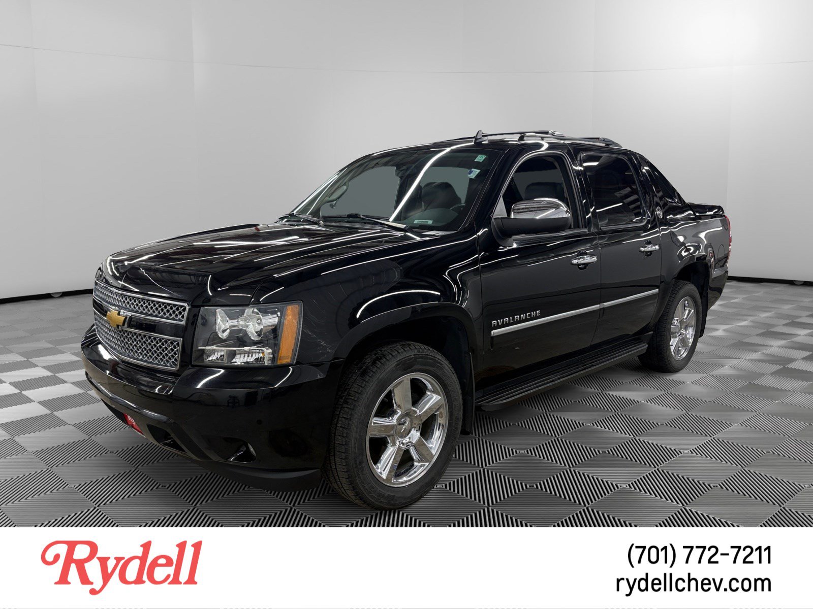 Used 2013 Chevrolet Avalanche LTZ AWD/4WD image 1