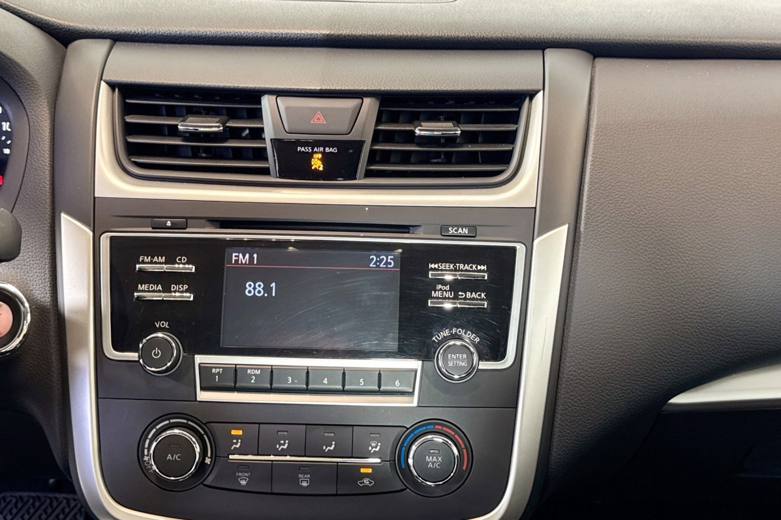 Used 2017 Nissan Altima 2.5 SR FWD image 14