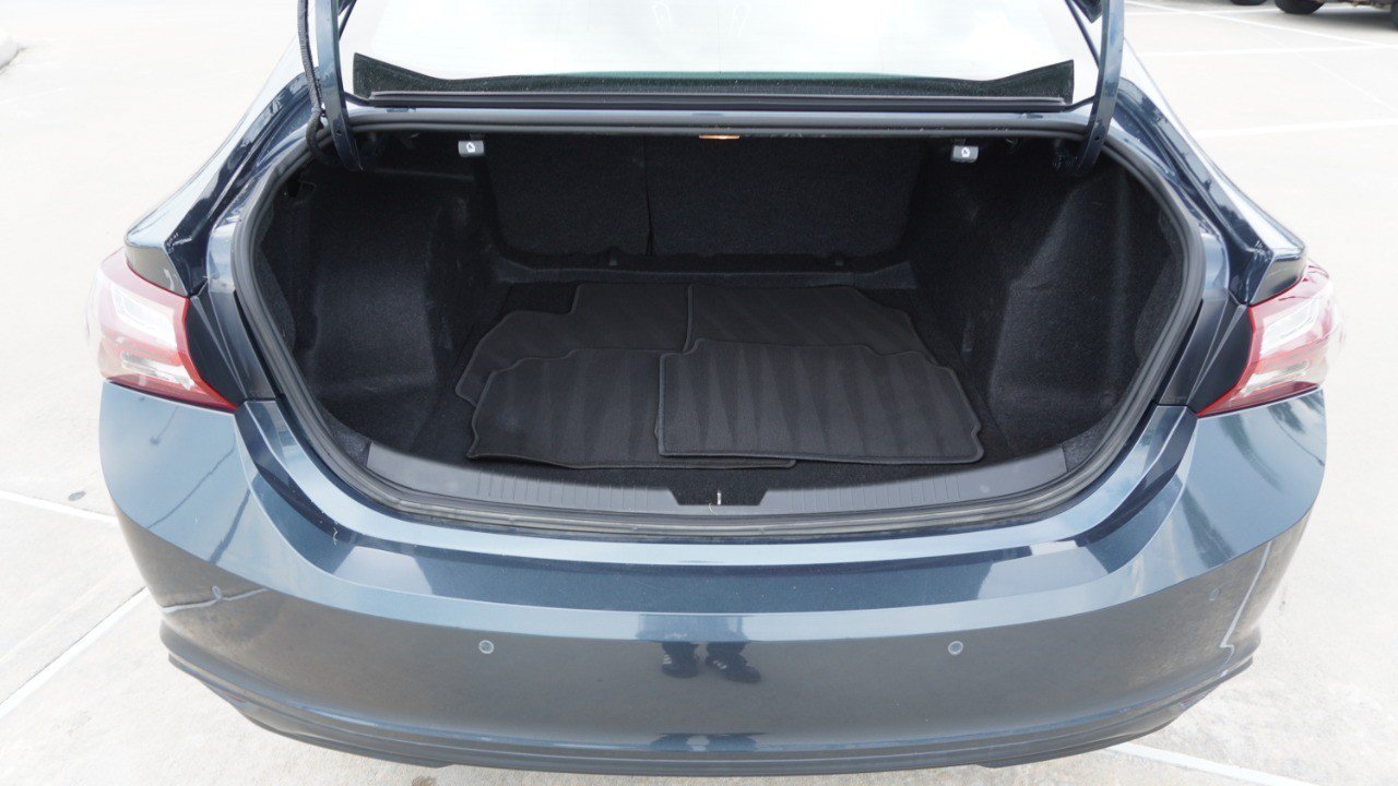 Used 2020 Chevrolet Malibu LT FWD image 34