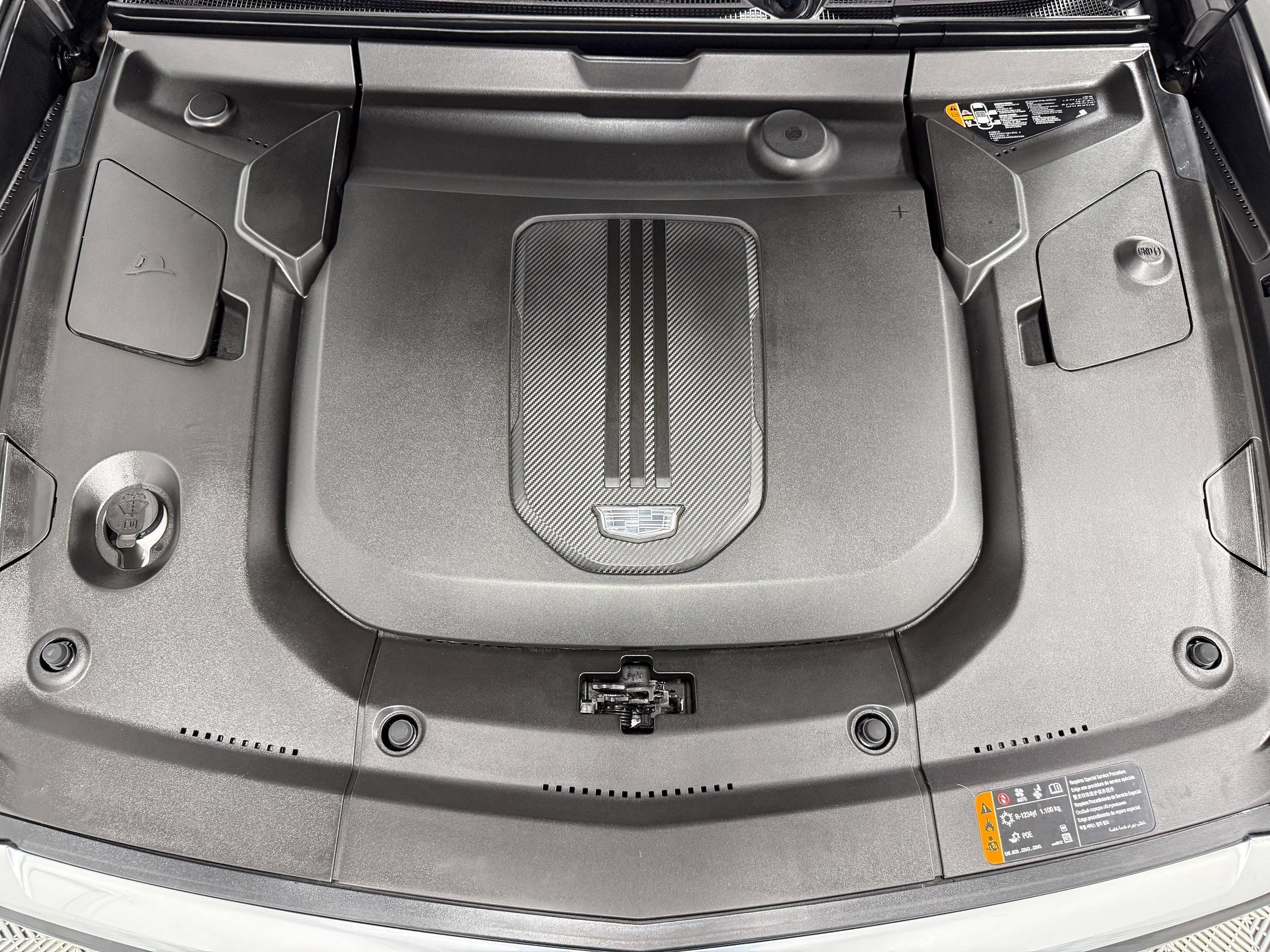 Used 2024 Cadillac Lyriq Luxury AWD/4WD image 36