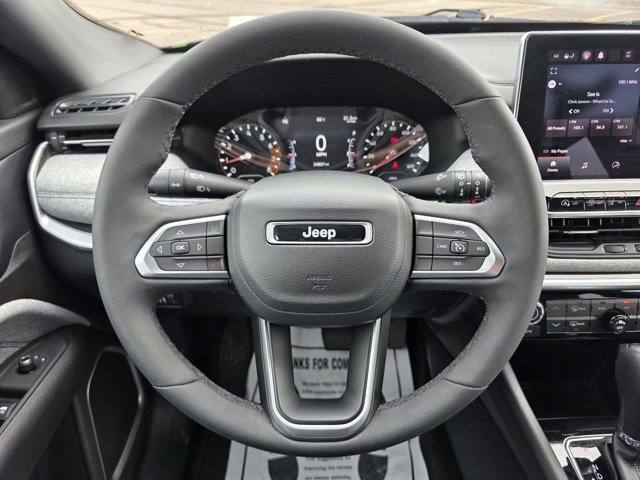 Used 2023 Jeep Compass Latitude w/ Convenience Group image 8
