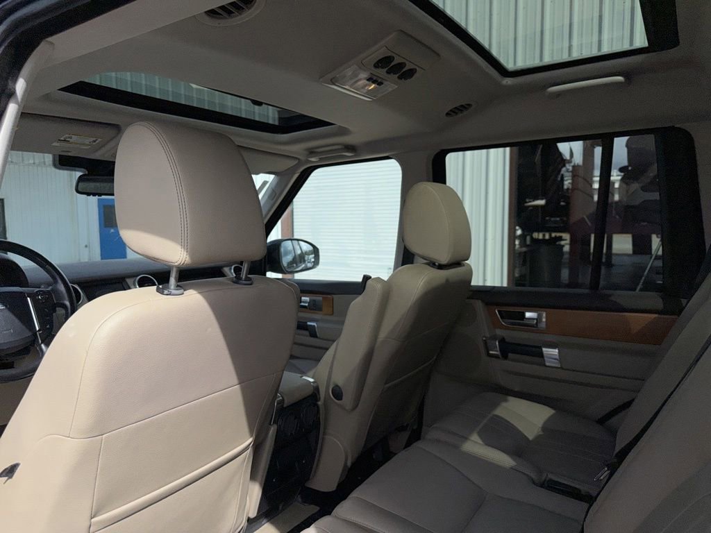 Used 2015 Land Rover LR4 HSE AWD/4WD image 18
