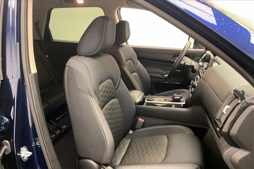 Certified 2024 Nissan Pathfinder SV image 5