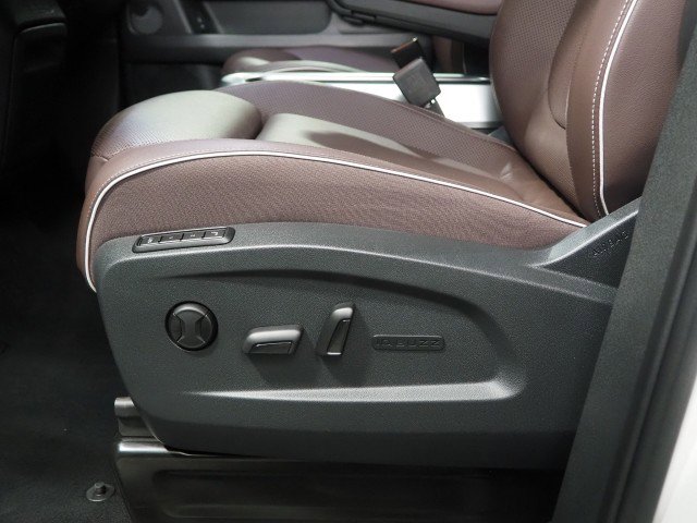 Used 2025 Volkswagen ID. Buzz Pro S RWD image 60