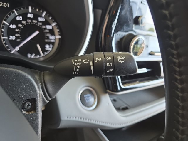 Used 2021 Toyota Highlander XLE FWD image 23