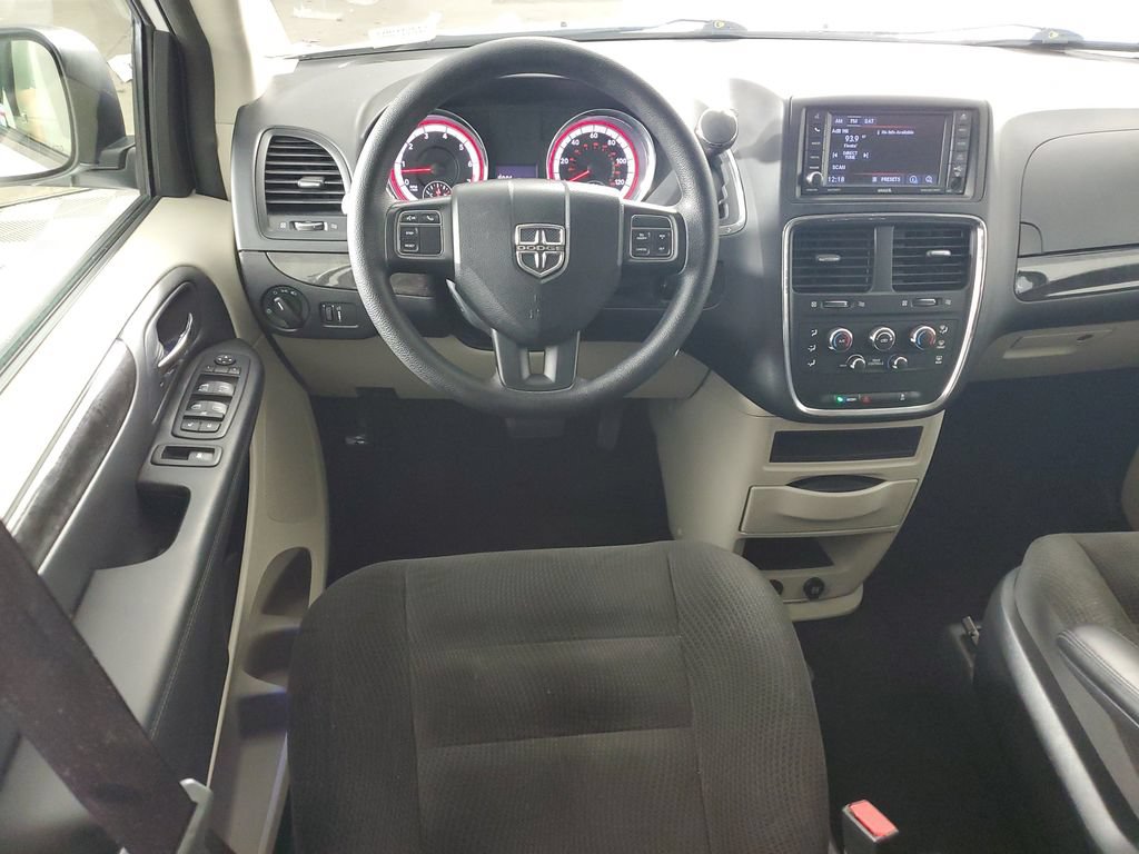 Used 2018 Dodge Grand Caravan SE w/ UConnect Hands-Free Group FWD image 15