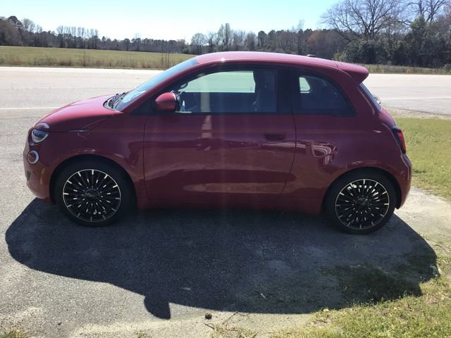New 2024 FIAT 500 e (RED) image 16