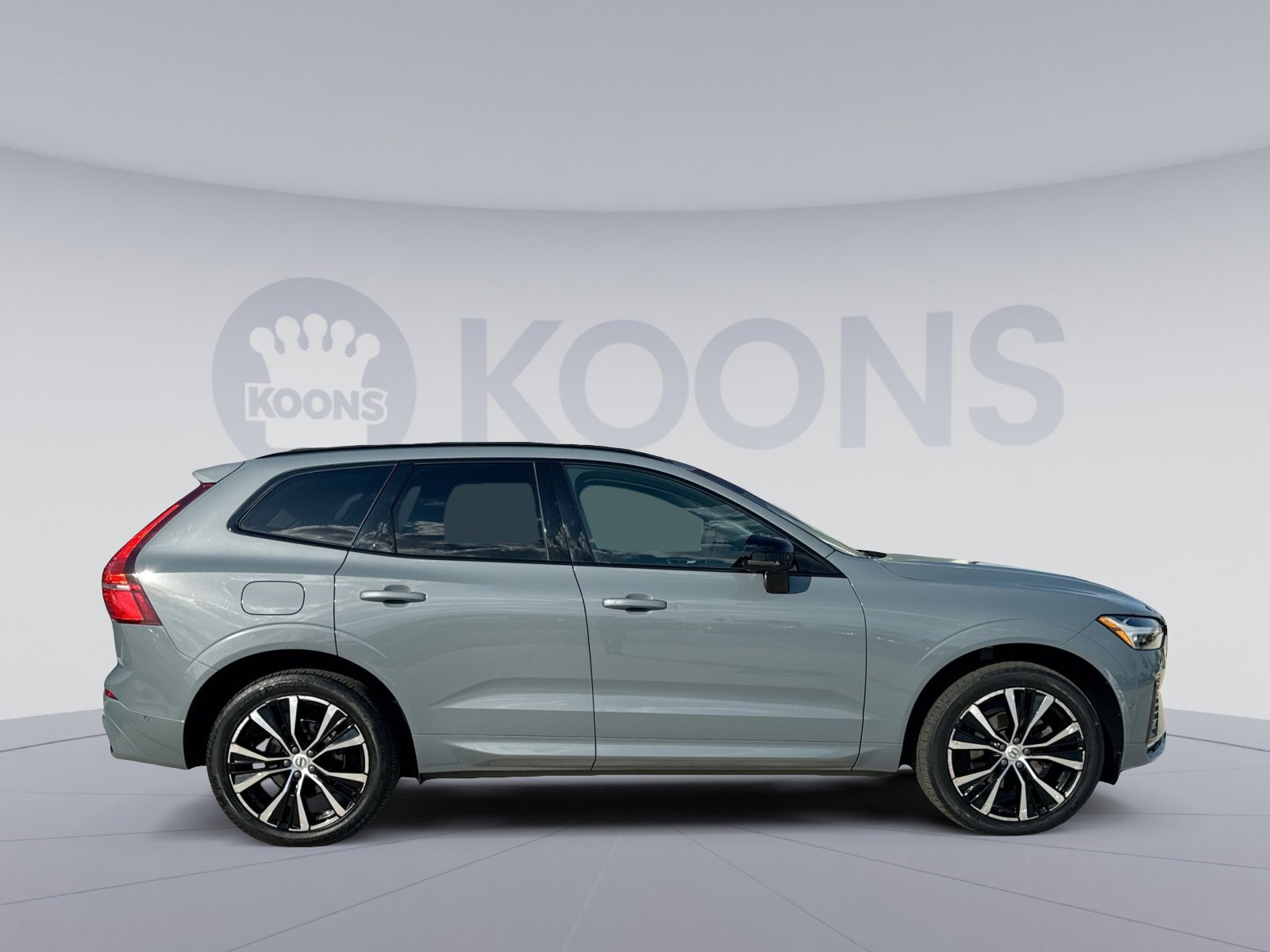 Certified 2023 Volvo XC60 B5 Plus w/ Climate Package AWD/4WD image 8