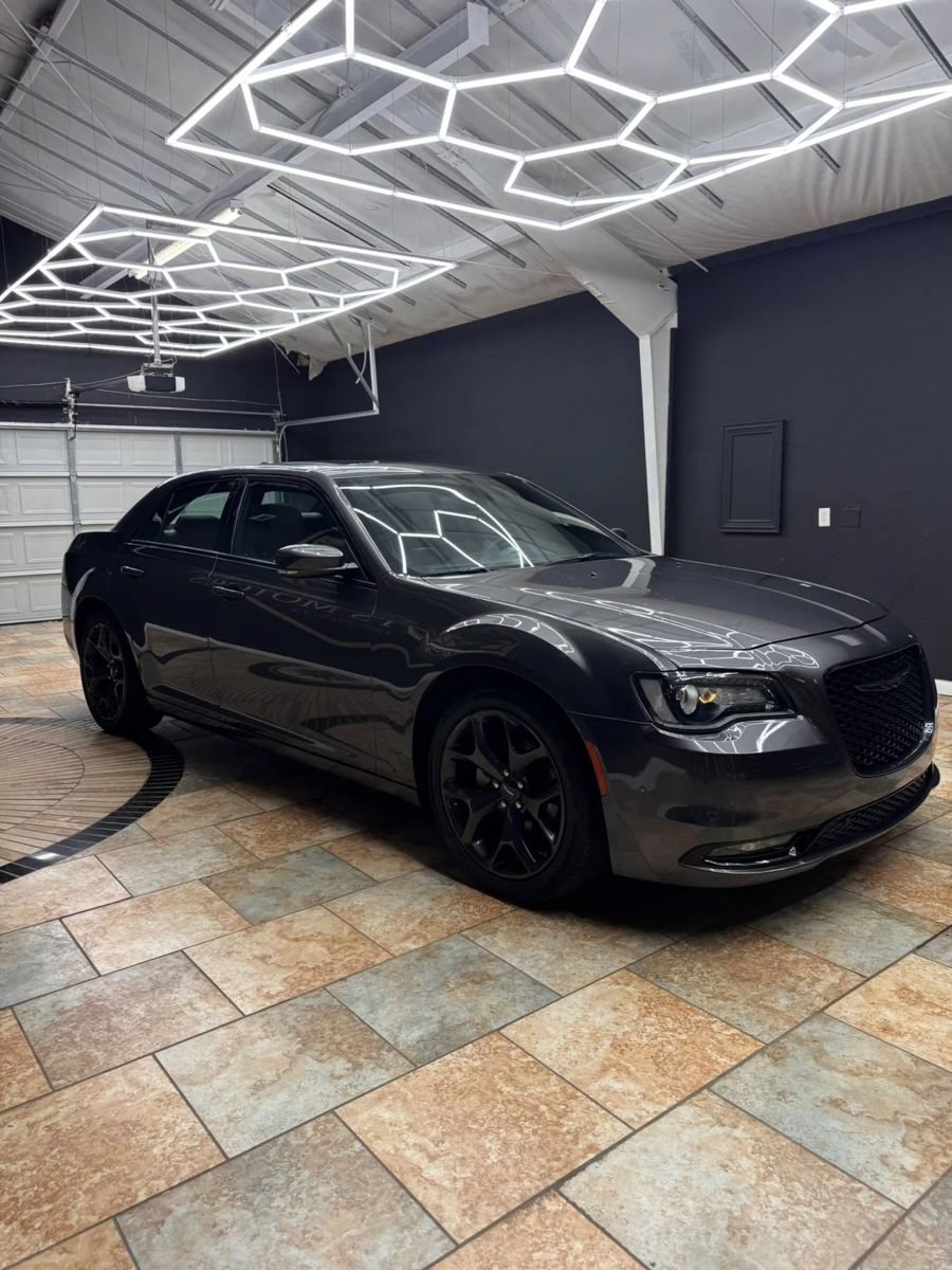 Used 2023 Chrysler 300 S RWD image 5