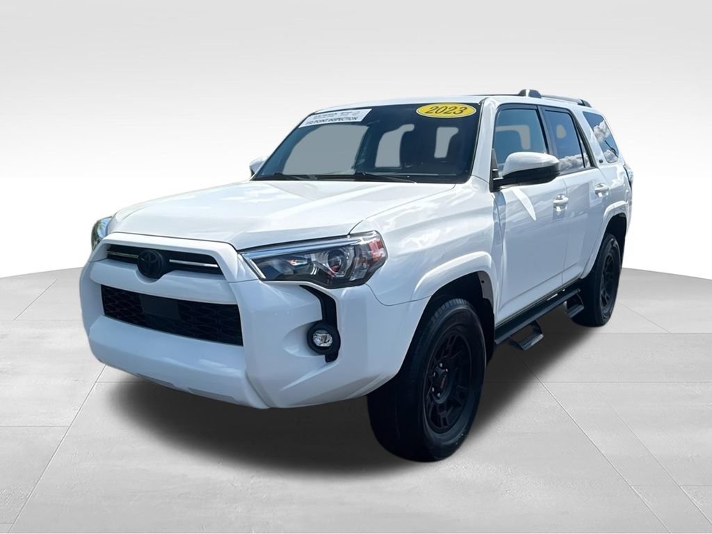 Used 2023 Toyota 4Runner SR5 AWD/4WD image 3