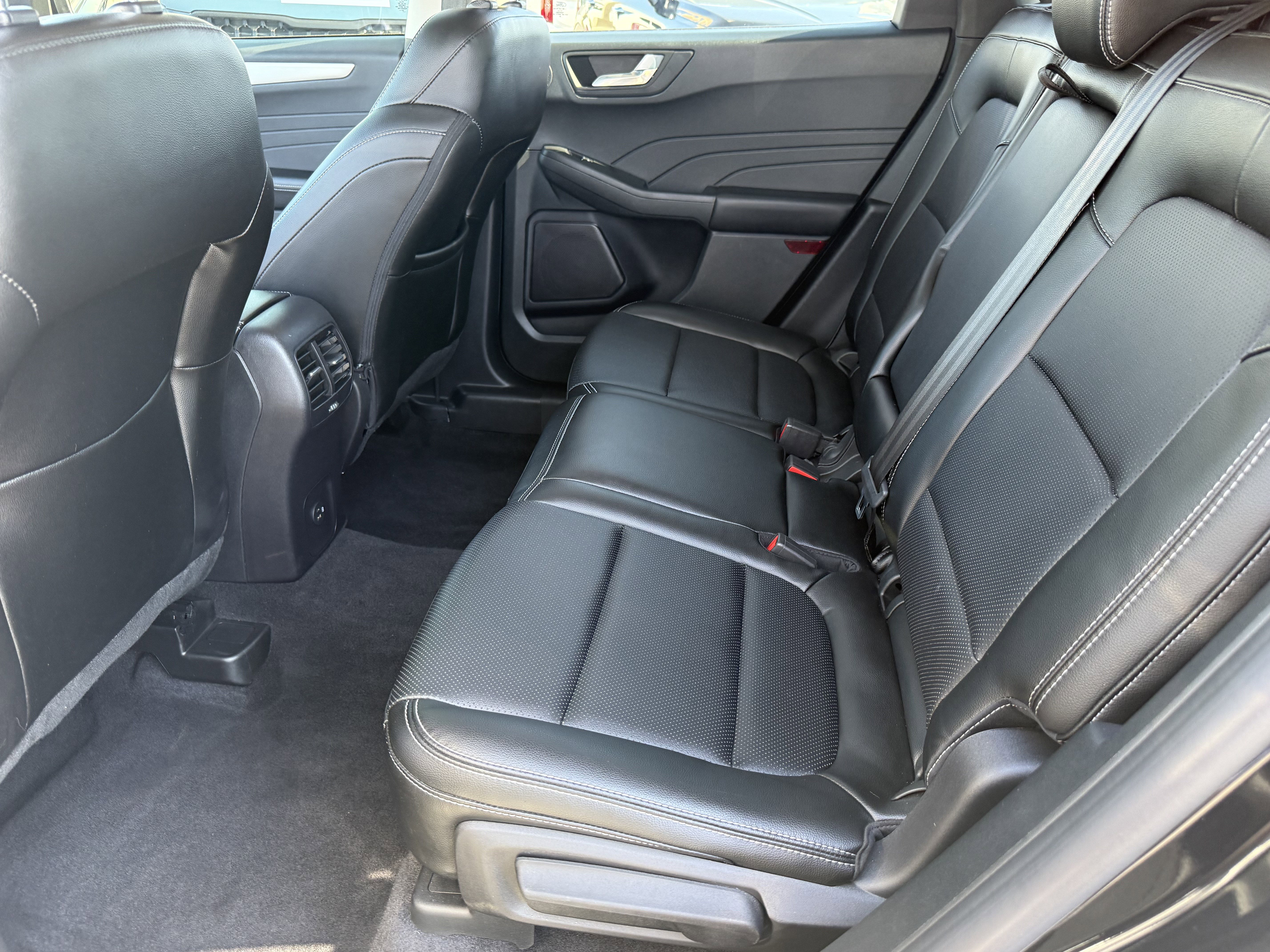 Used 2022 Ford Escape SEL w/ Technology Package image 28