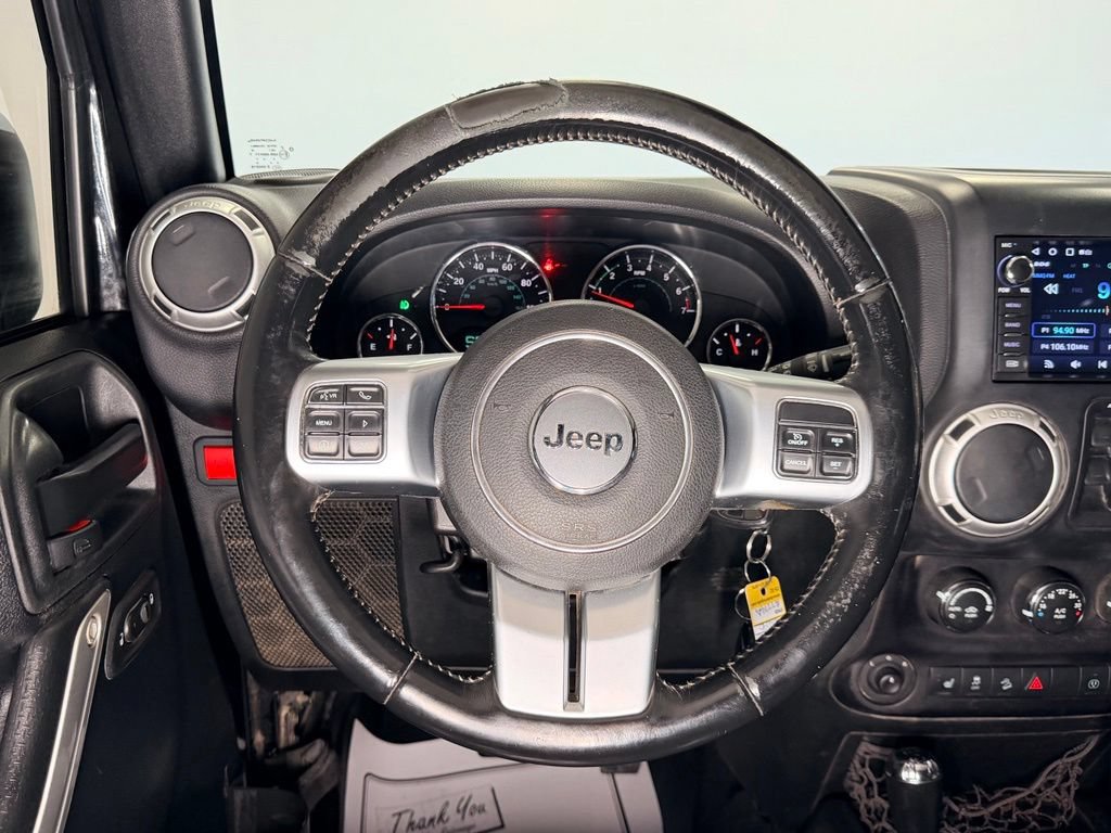 Used 2016 Jeep Wrangler Unlimited Rubicon w/ Dual Top Group AWD/4WD image 13