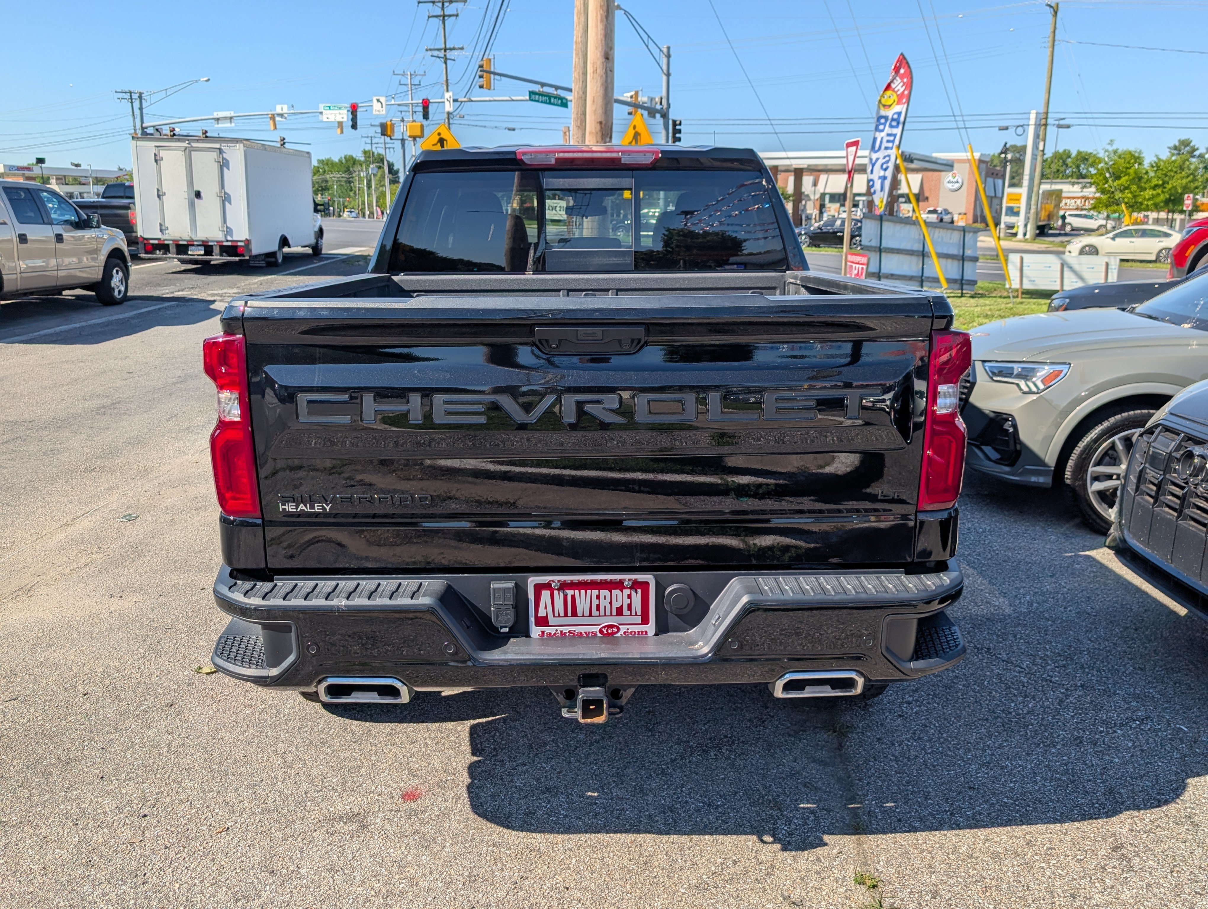 Used 2024 Chevrolet Silverado 1500 LT Trail Boss w/ LT Trail Boss Premium Package AWD/4WD image 3