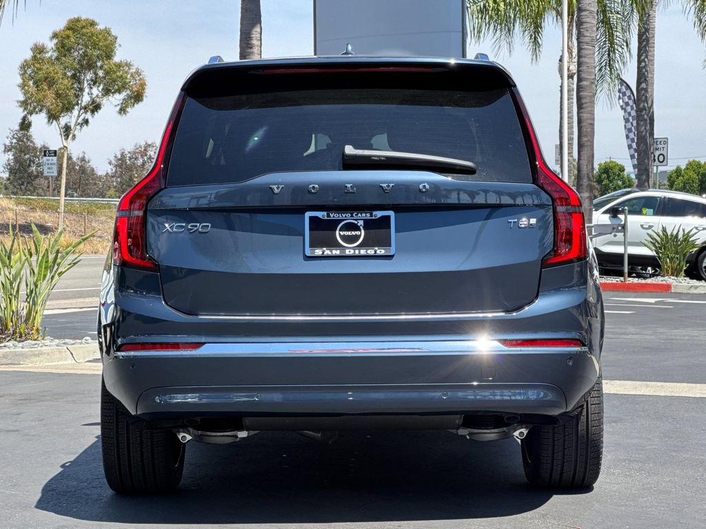 New 2026 Volvo XC90 T8 Plus AWD/4WD image 4