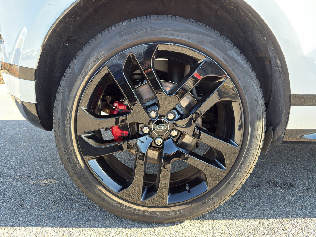 Used 2022 Land Rover Range Rover Evoque R-Dynamic SE image 9