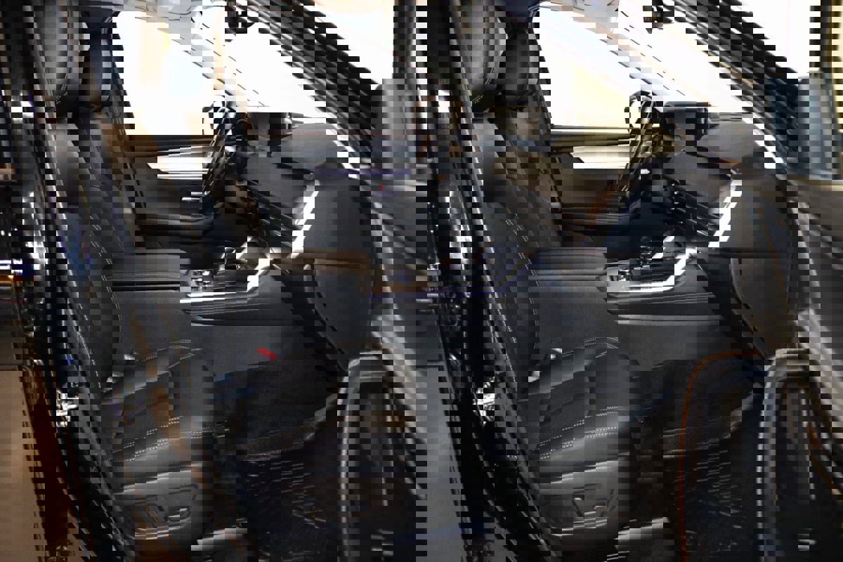 Used 2025 MAZDA CX-70 Plug-In Hybrid w/ Premium Pkg image 50