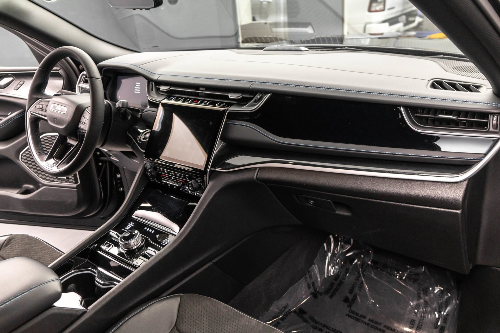 Used 2022 Jeep Grand Cherokee Trailhawk w/ Advanced Protech Group II image 40