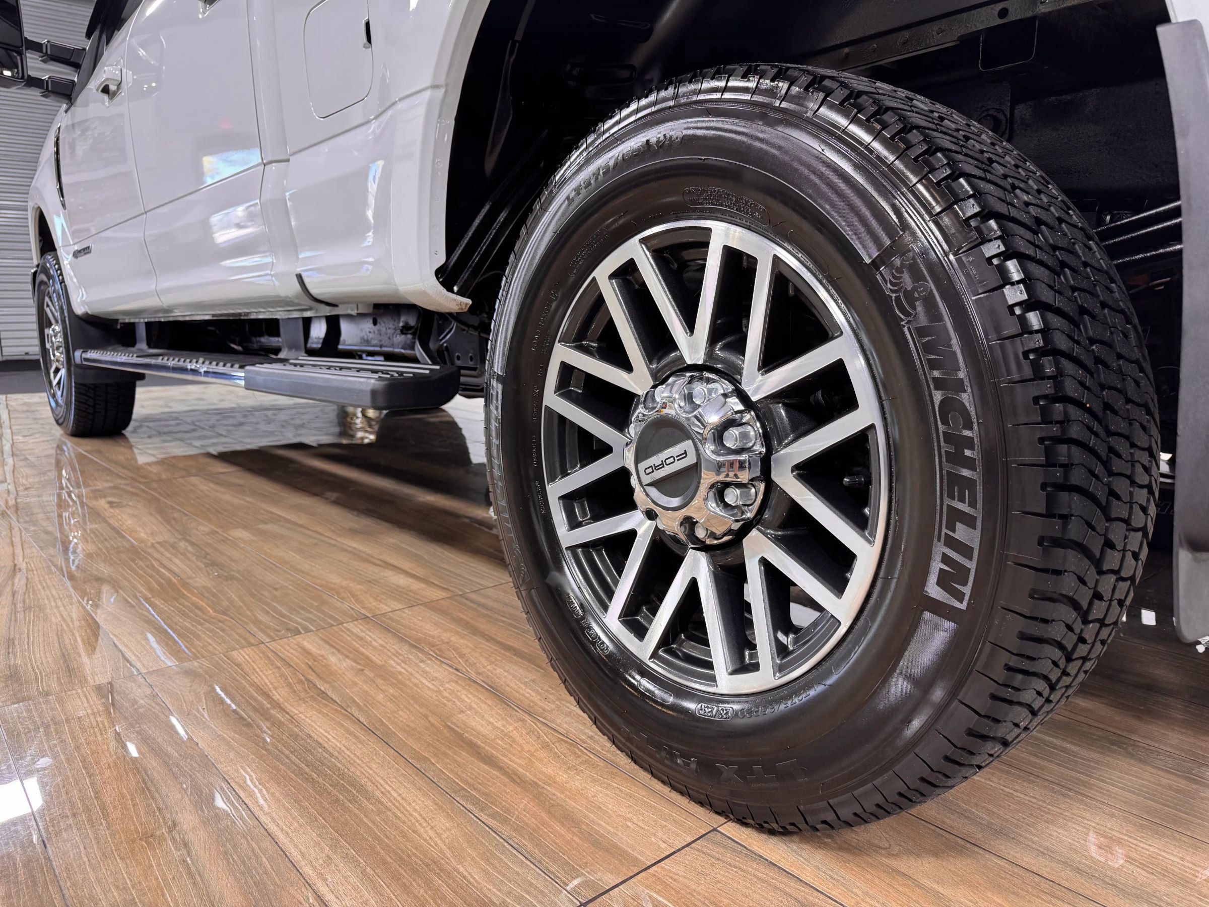 Used 2019 Ford F250 Lariat w/ Lariat Value Package AWD/4WD image 11